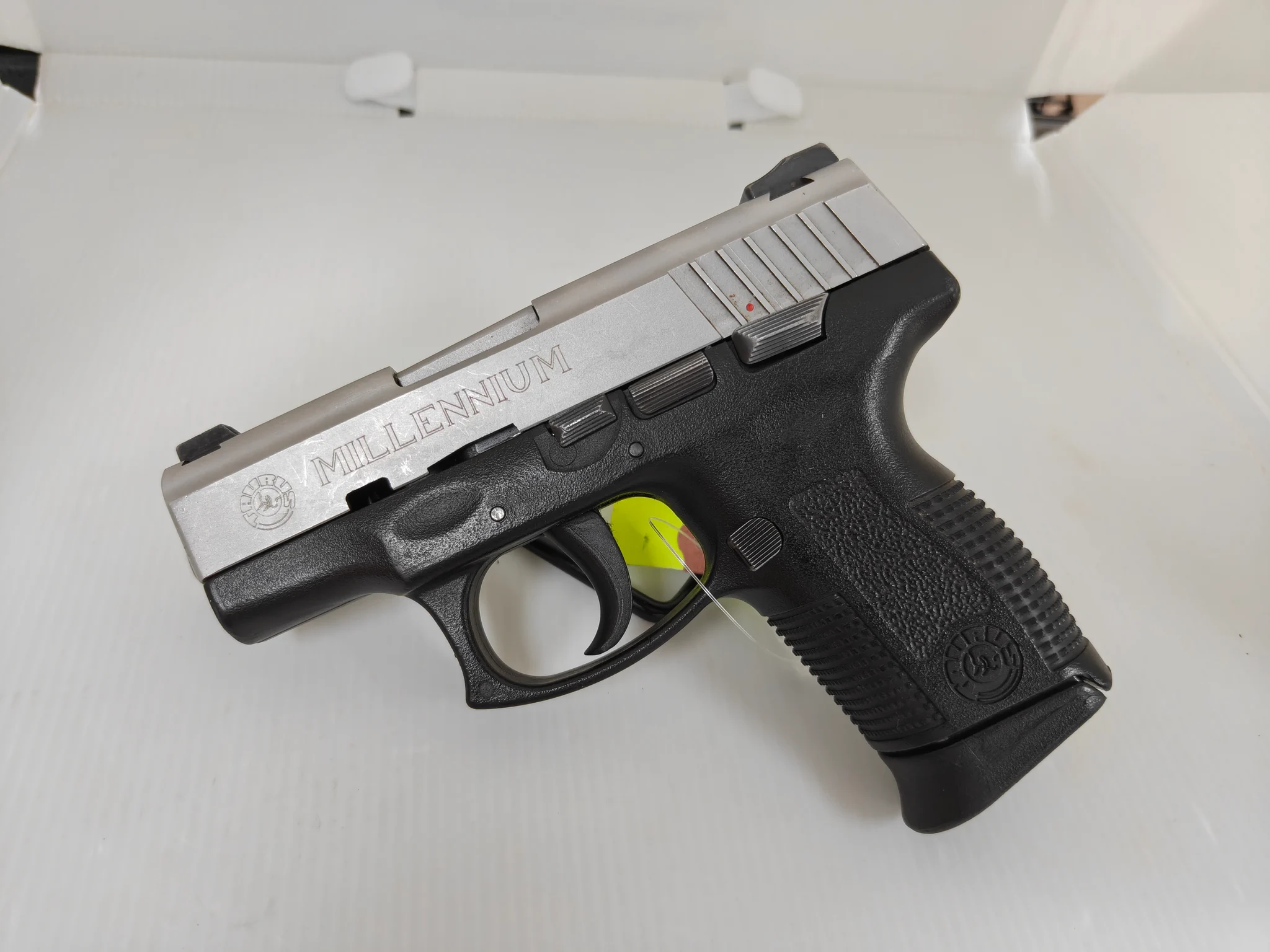 TAURUS PT140 PRO MILLENIUM (Used)