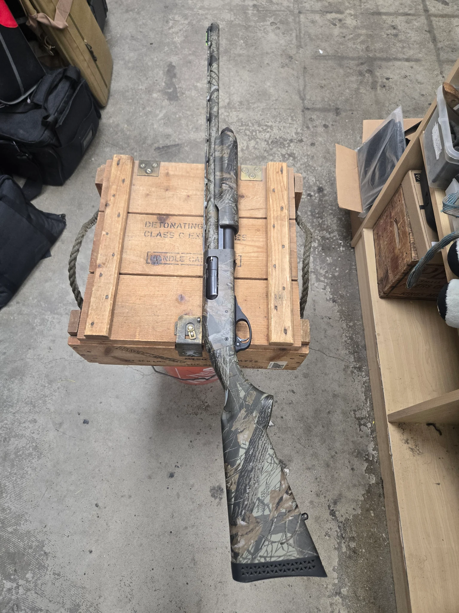 REMINGTON 870 EXPRESS SUPER MAGNUM SYNTHETIC (Used)