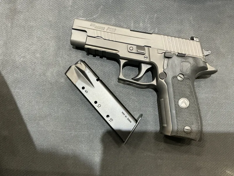 SIG SAUER P226 (Used)
