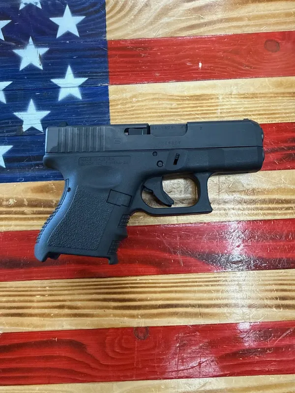GLOCK Glock 26 Gen 3, 3.43" Barrel, Black, 9mm, Semi Auto, 4 10 round magazines, OEM Case, OEM Lock (Used)