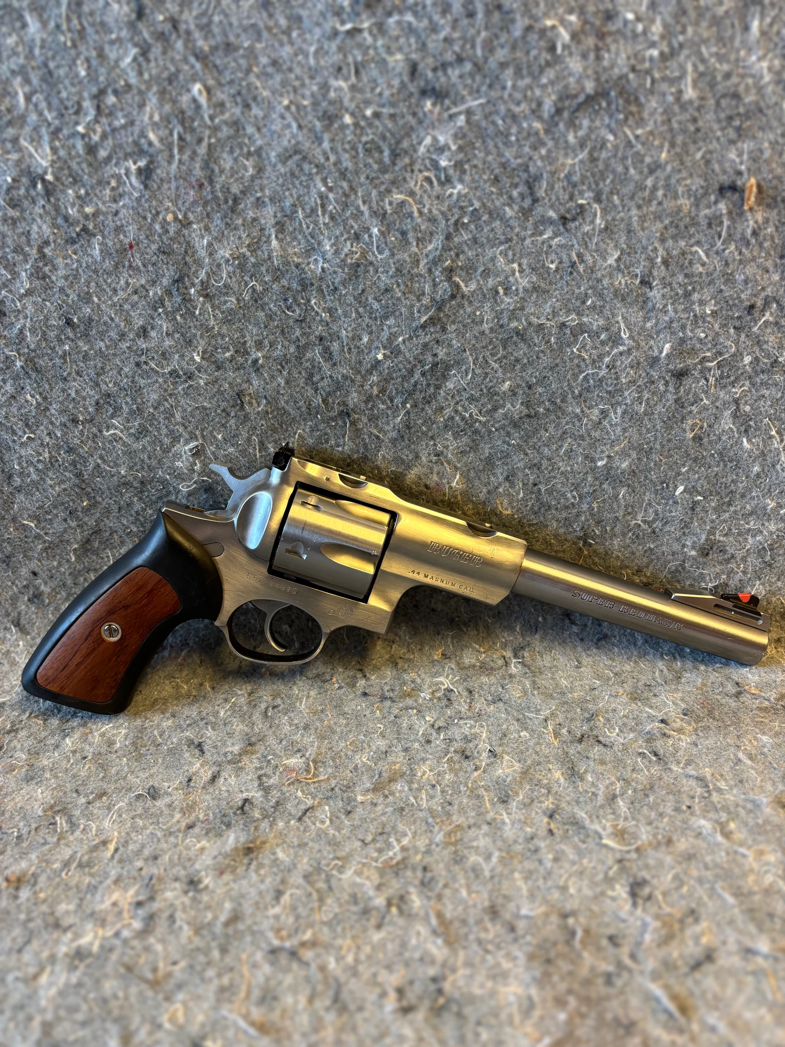 RUGER SUPER REDHAWK (Used)