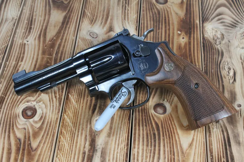 SMITH & WESSON 48 (Used)