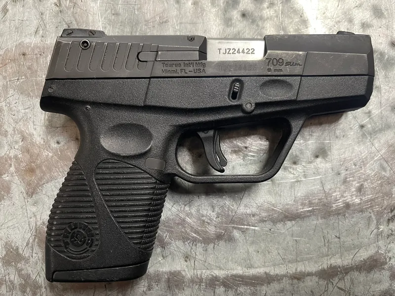 TAURUS 709 Slim (Used)