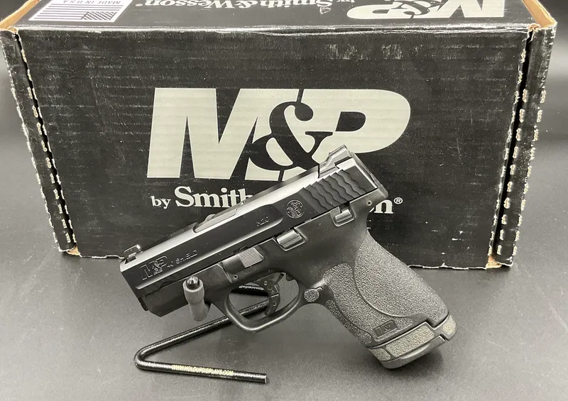 SMITH & WESSON m&p 40 shield (Used)