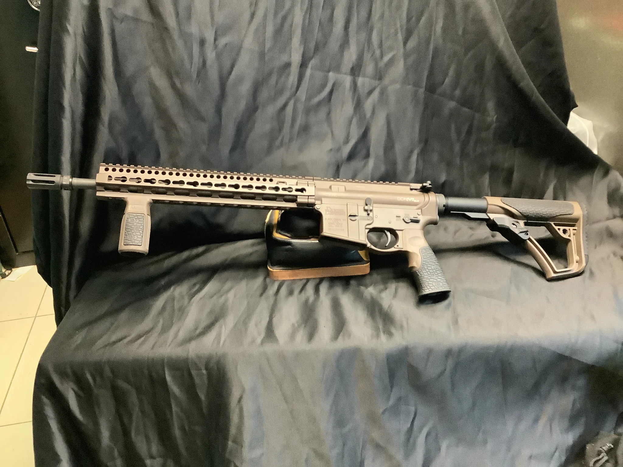 DANIEL DEFENSE DDm4 v11 slw (Used)