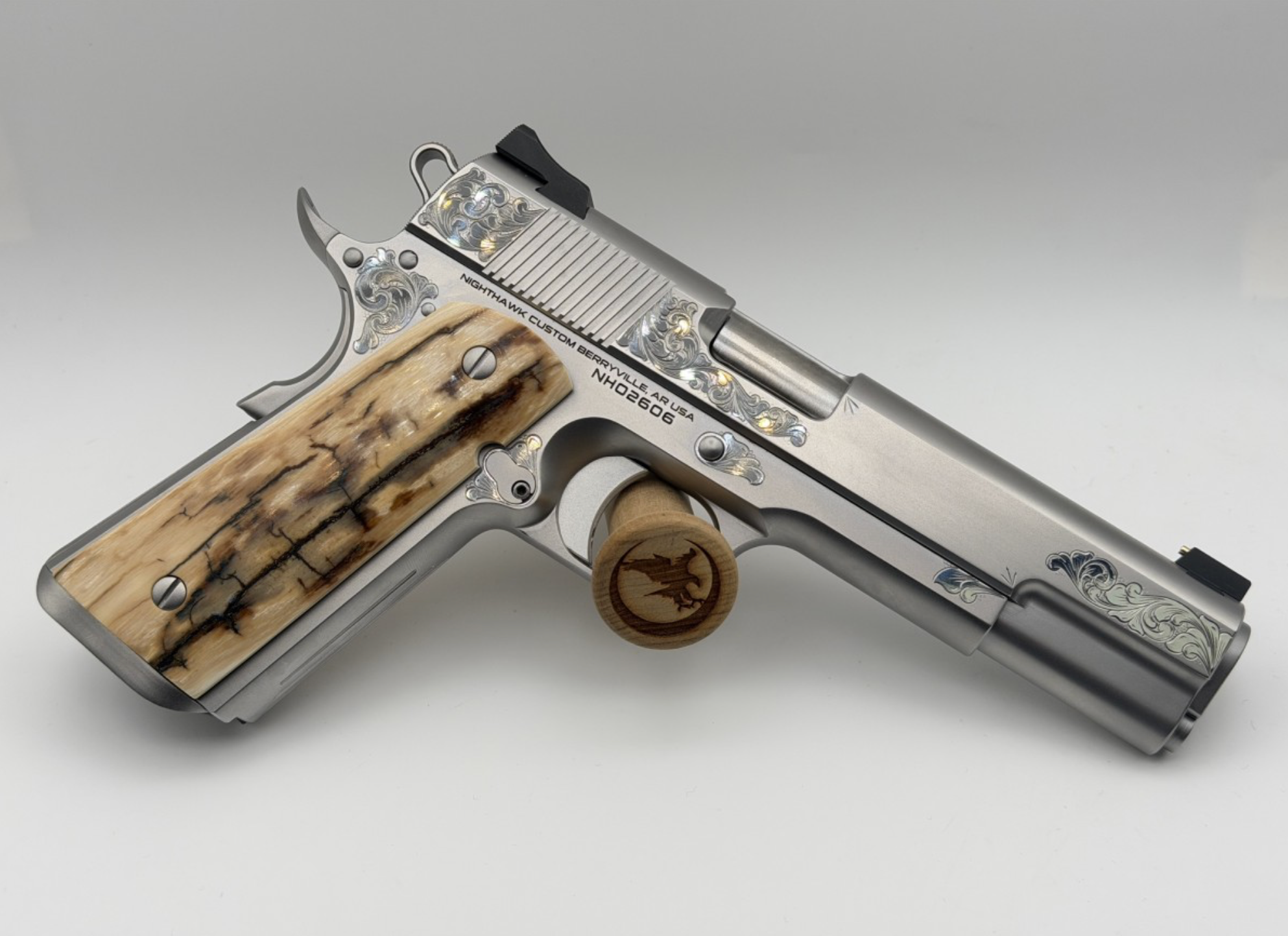 NIGHTHAWK CUSTOM VIP, Silver, Engraved, Wooly Mammoth Bark Grips, Display Package (Used)