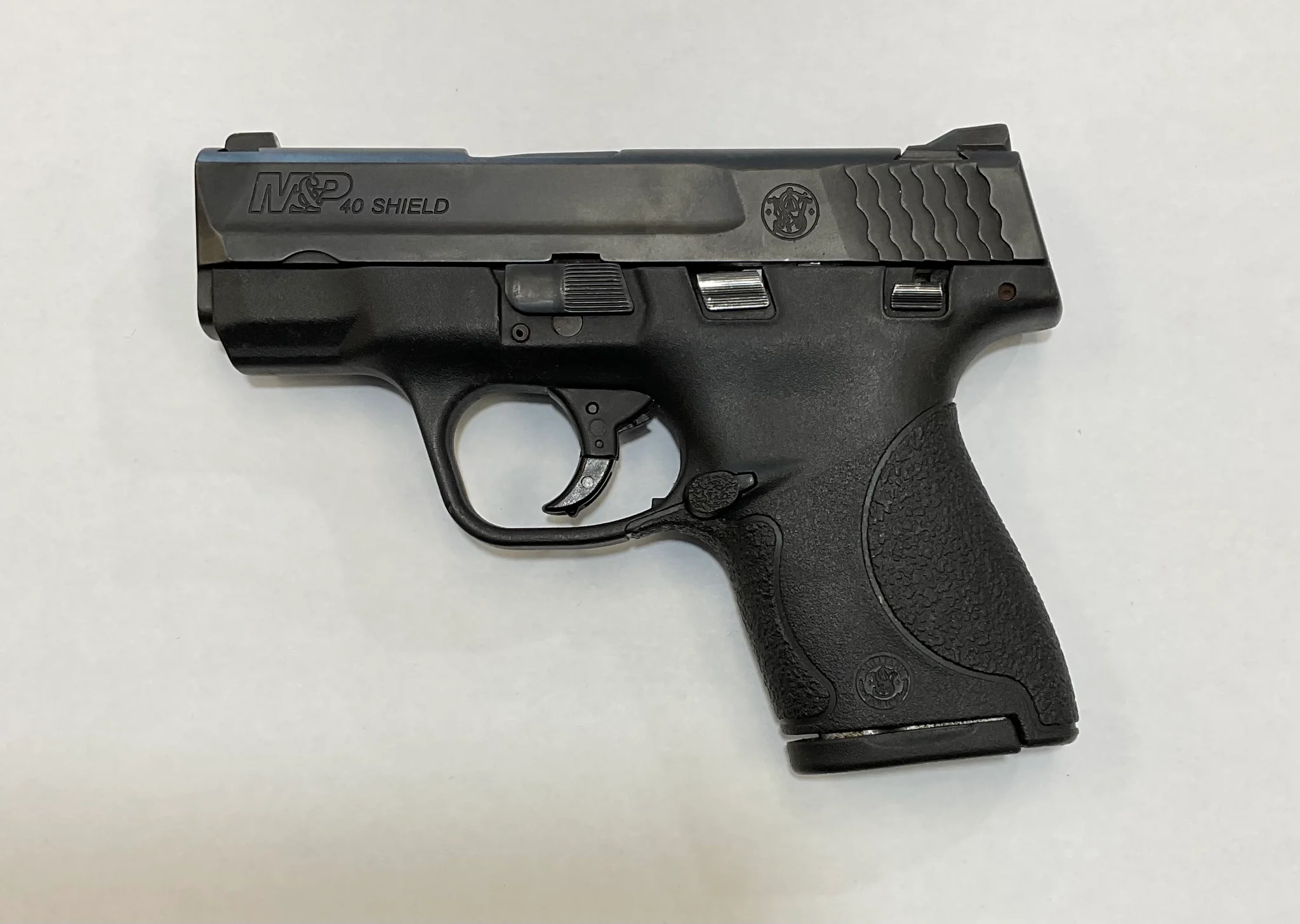 SMITH & WESSON M&P40 SHIELD MA COMPLIANT (Used)