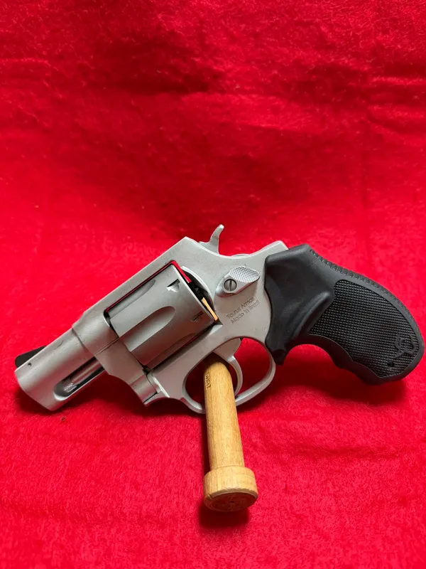 TAURUS 856UL (Used)