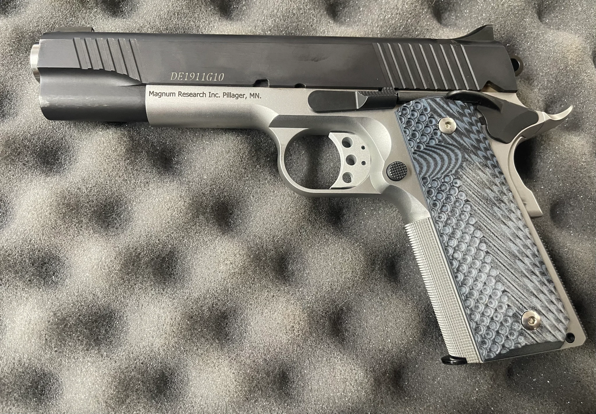 MAGNUM RESEARCH DE1911G10 (Used)