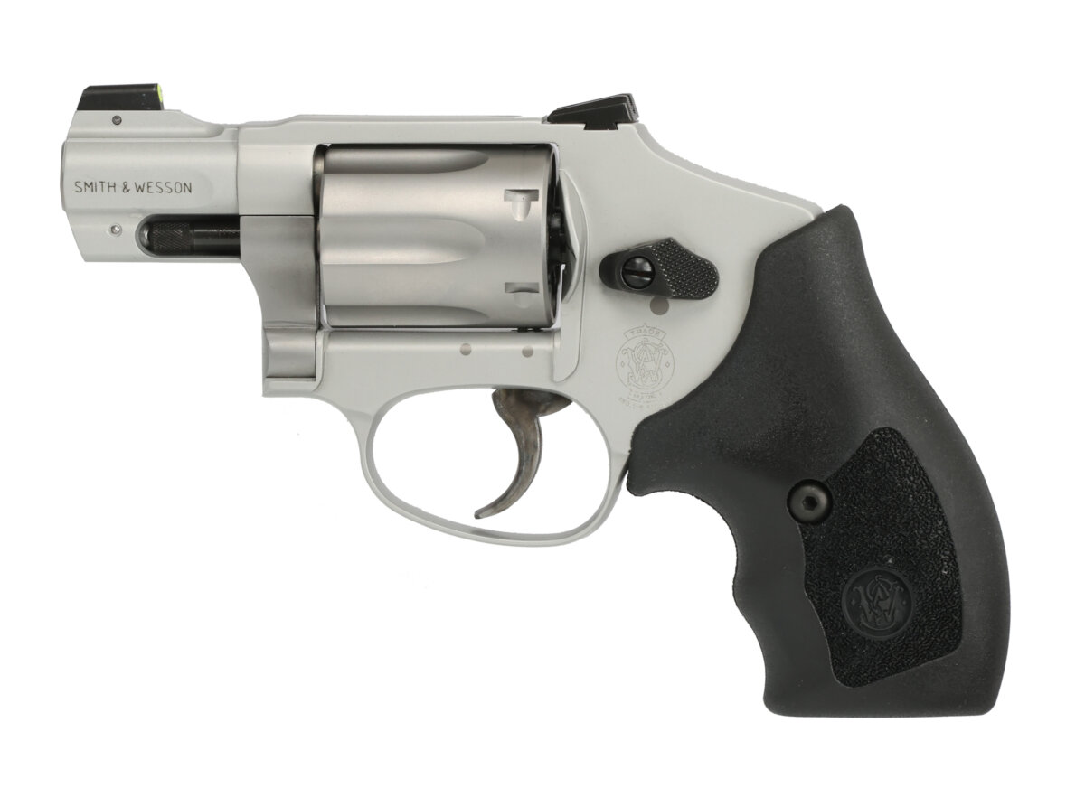Smith and Wesson 632UC 32H&R 1-7/8" 6RD NS SS ULTIMATE CARRY/RUBBER UC GRIPS