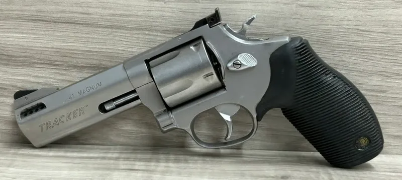 TAURUS TRACKER M425 STAINELSS (Used)