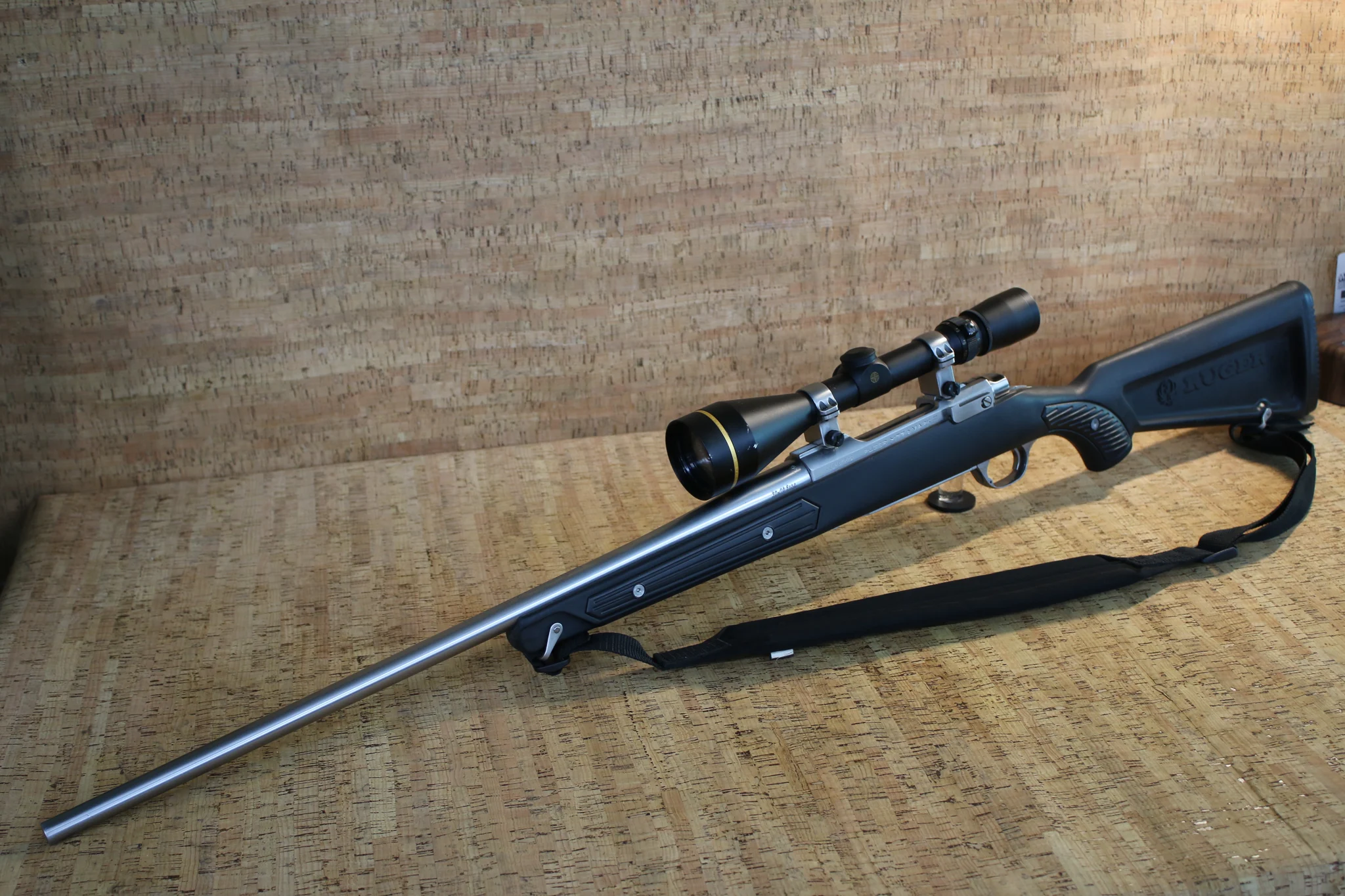 RUGER rare mfg 1999 m77 all-weather 30-06 22" boat paddle skeletal stock leupold vari-x 3.5-10 scope (Used)