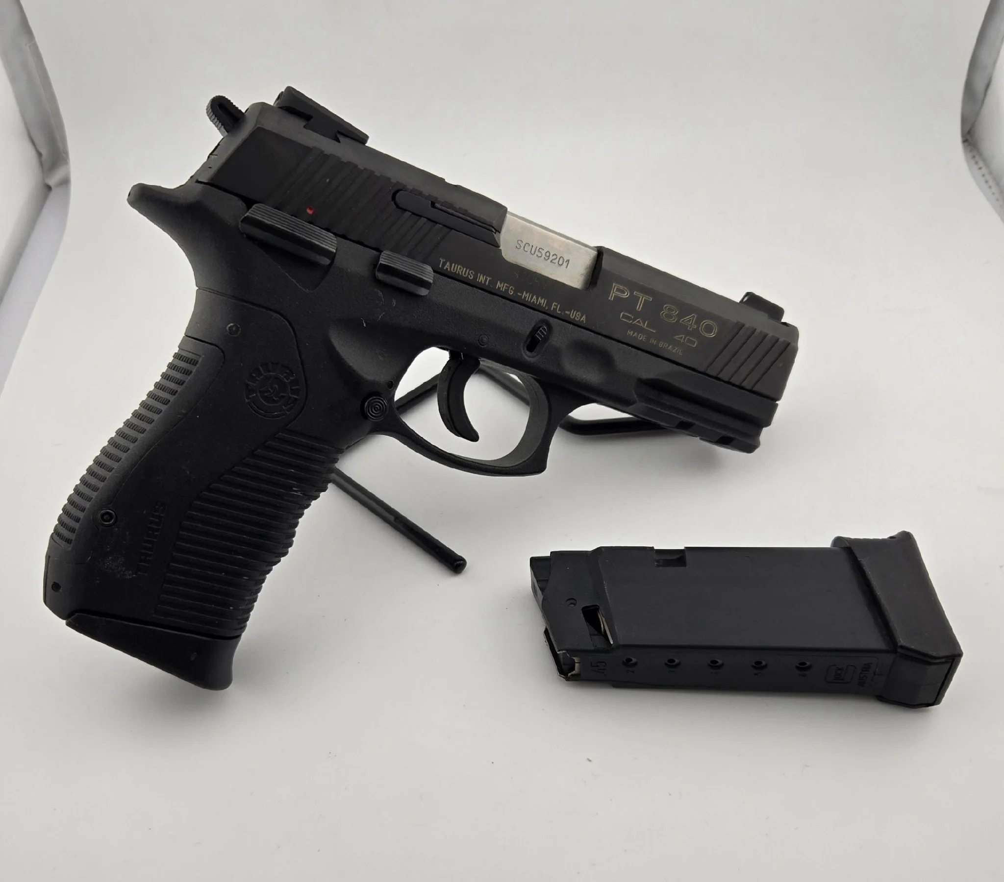 TAURUS PT 840 (Used)